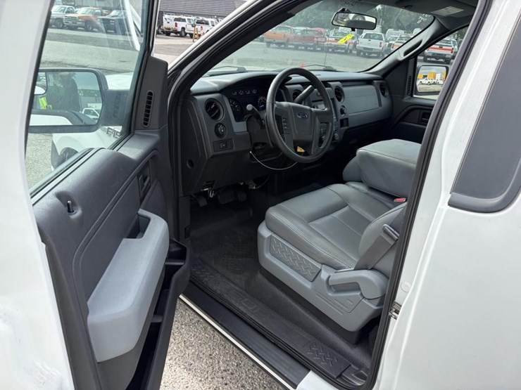 2013-ford-f150-xl-image-10