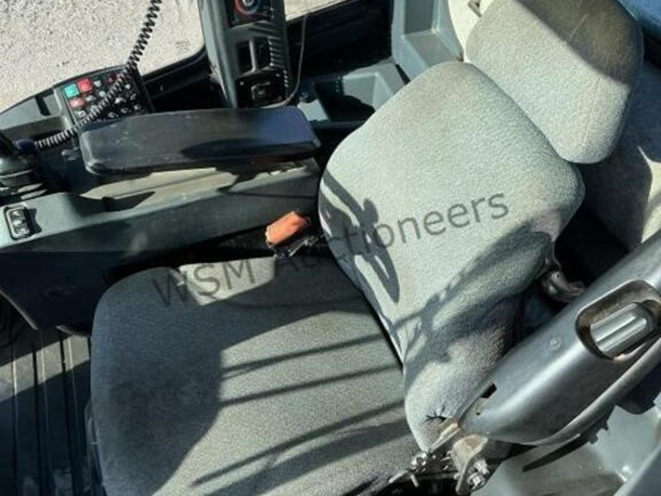 2017-deere-624k-image-20