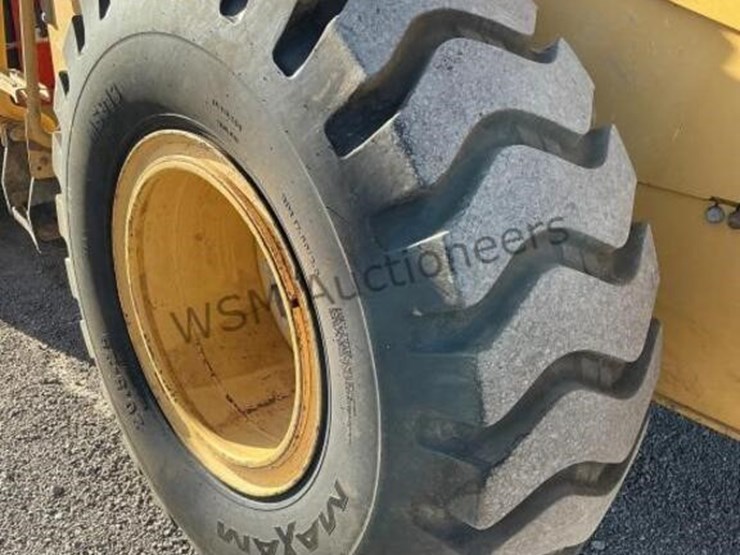 2017-deere-624k-image-8