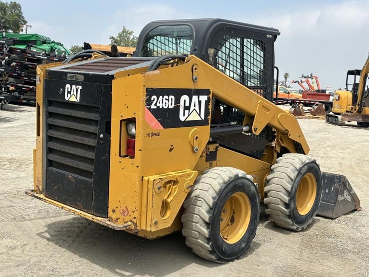 2014-caterpillar-246d-image-3