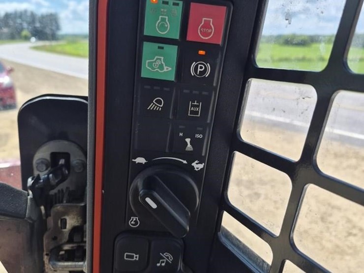 2020-bobcat-t76-image-12