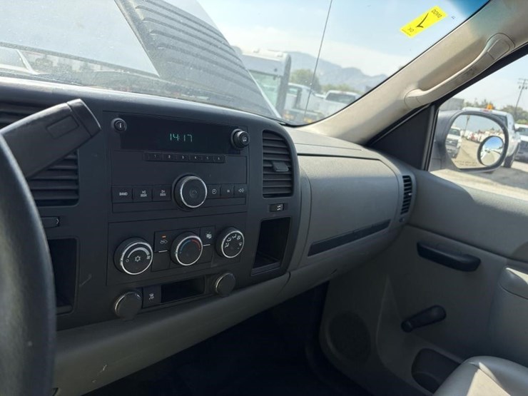 2011-chevrolet-2500hd-image-12