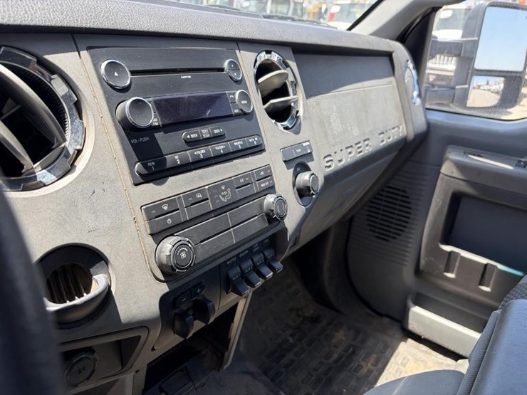 2011-ford-f550-image-30