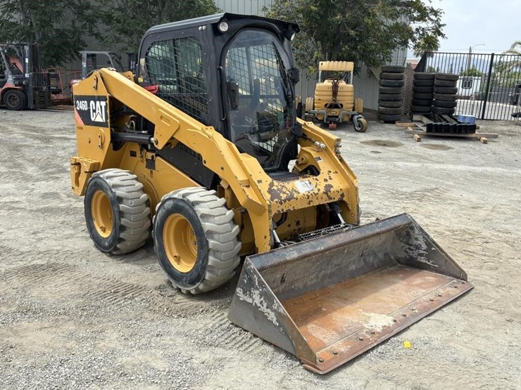 2014-caterpillar-246d-image-2