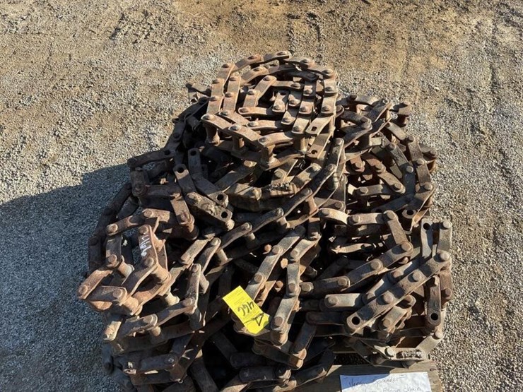 pallet-of-drive-chains-for-v-bottom-spreader-image-6