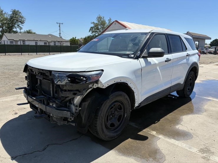 2020-ford-explorer-image-1