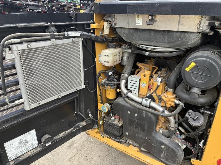 2019-caterpillar-259d3-image-29