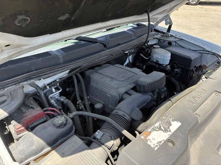 2011-chevrolet-silverado-2500-image-10