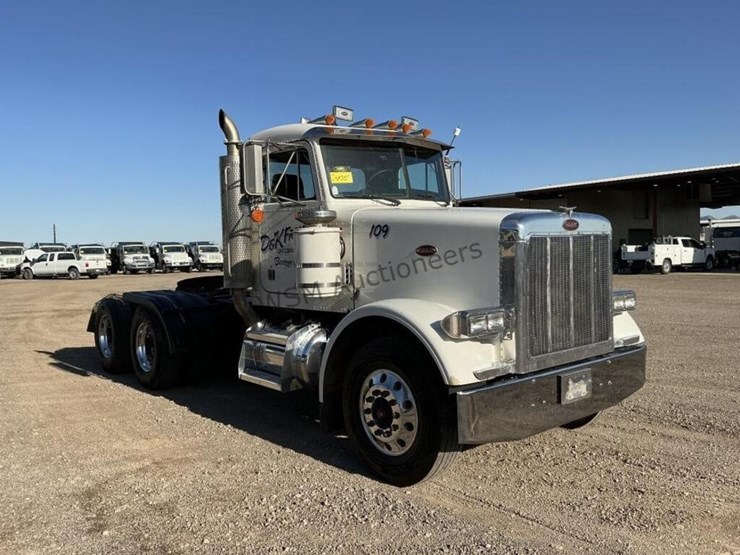2004-peterbilt-378-image-3