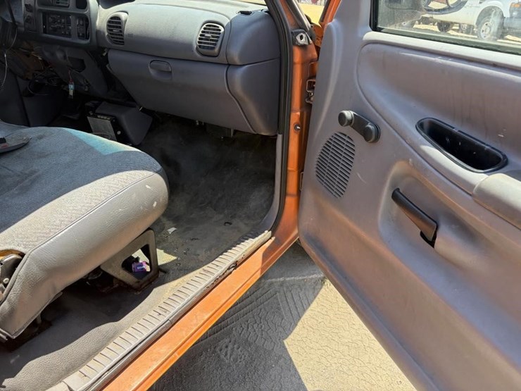 2001-dodge-ram-2500-image-10