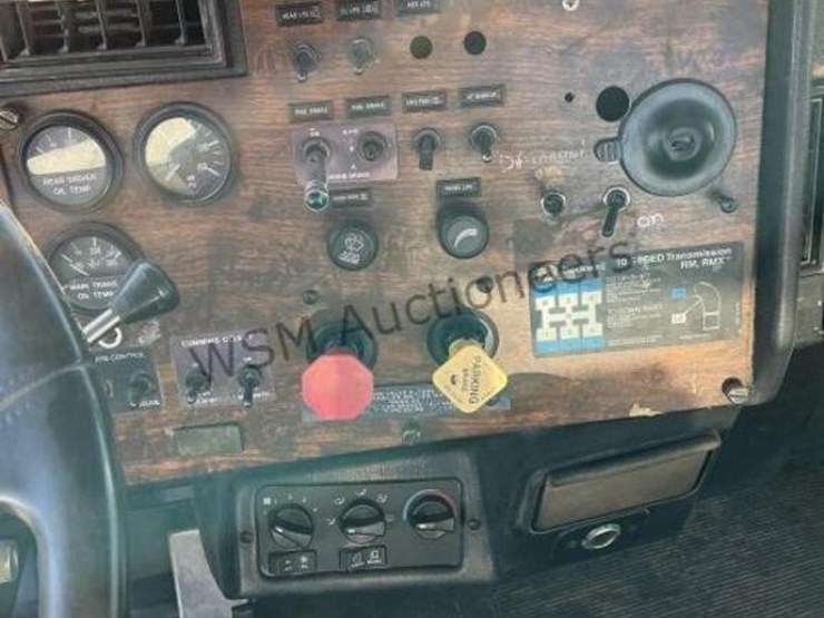 1997-peterbilt-379-image-19