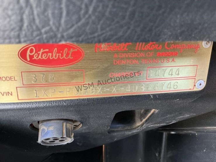 2004-peterbilt-378-image-16