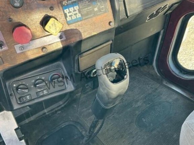1997-peterbilt-379-image-21