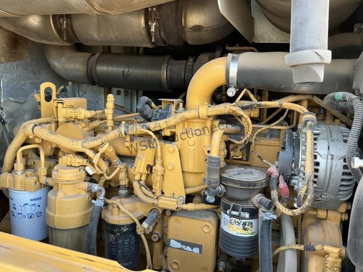 2017-deere-624k-image-14