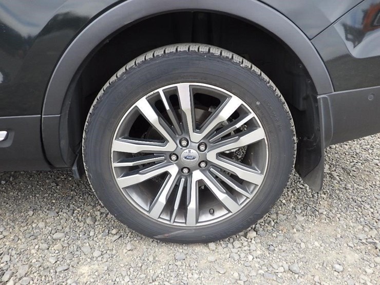 2016-ford-explorer-image-9