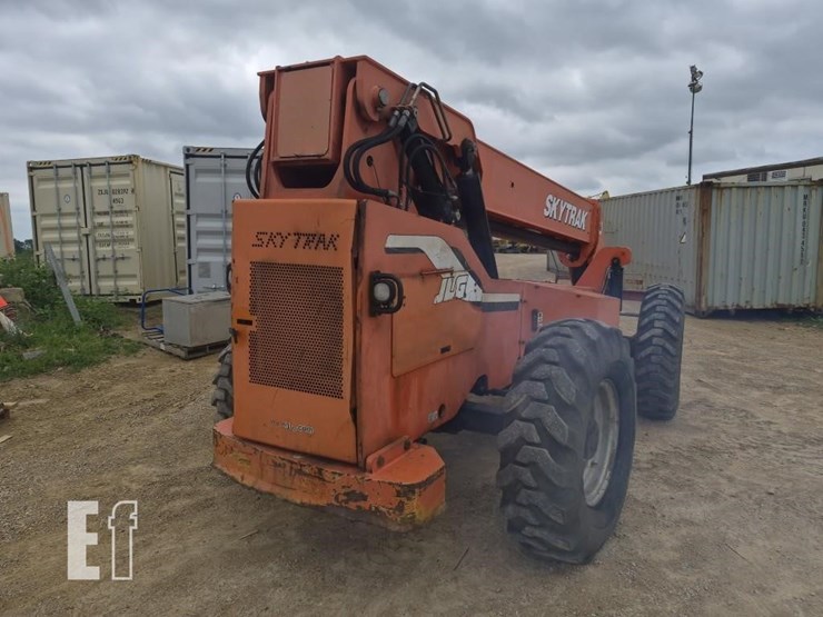 2008-jlg-6042-image-7
