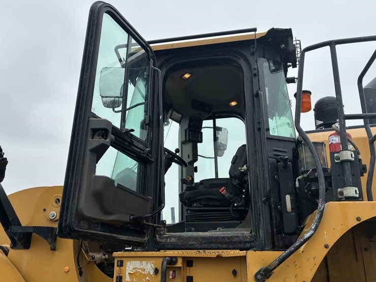 2016-caterpillar-950m-image-19