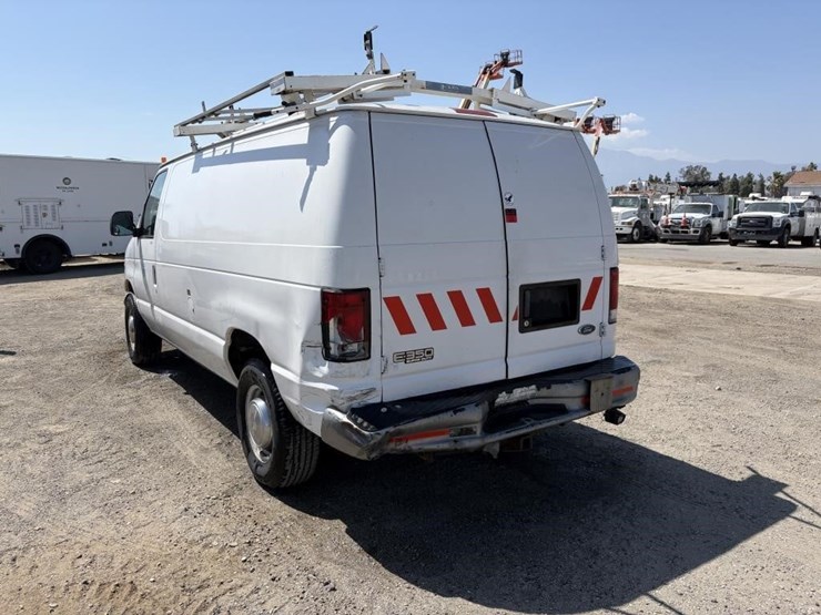 2001-ford-e350-image-4