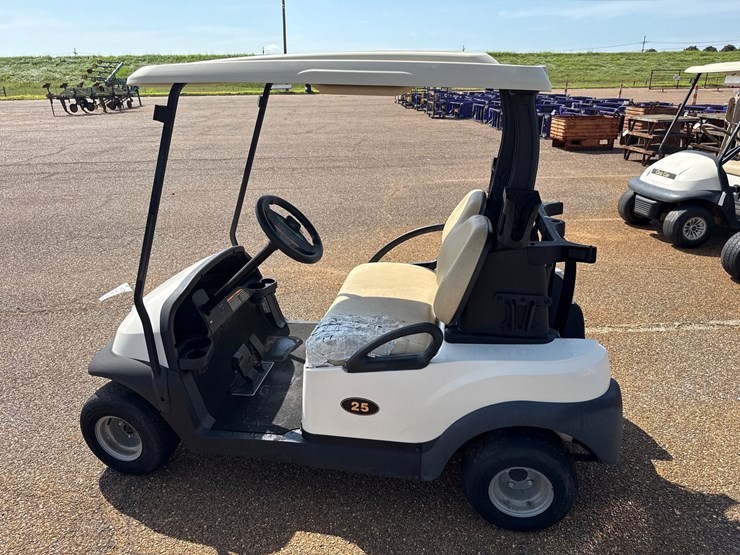 #9452-•-2021-club-car-precedent-w/charger-image-1