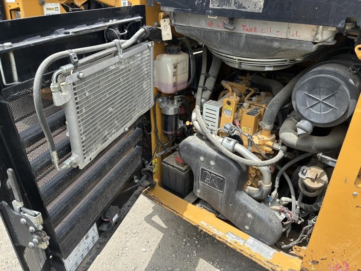 2014-caterpillar-246d-image-27