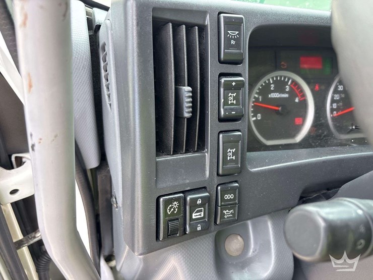 2019-isuzu-ftr-image-42