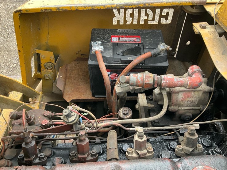 1977-clark-c500y80-image-26