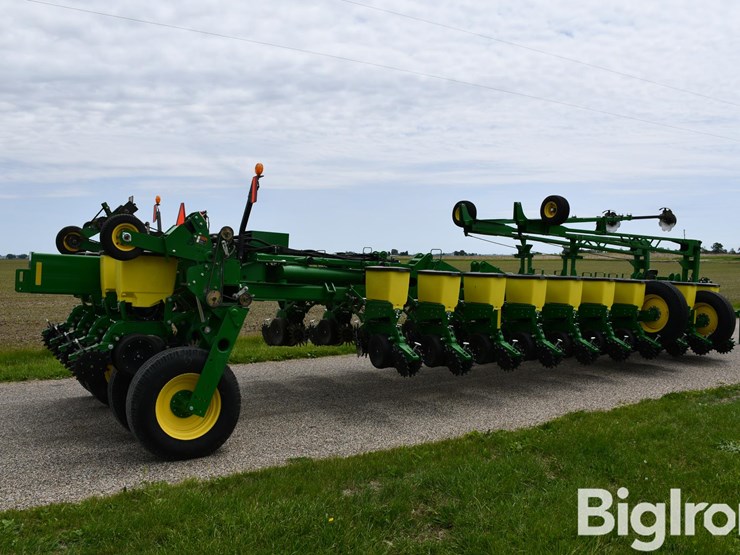 2016-john-deere-1775-image-5