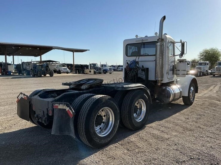1999-peterbilt-357-image-4