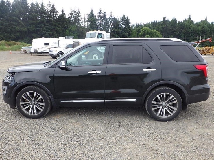 2016-ford-explorer-image-8