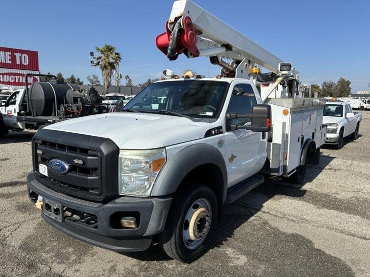2012-ford-f550-image-1