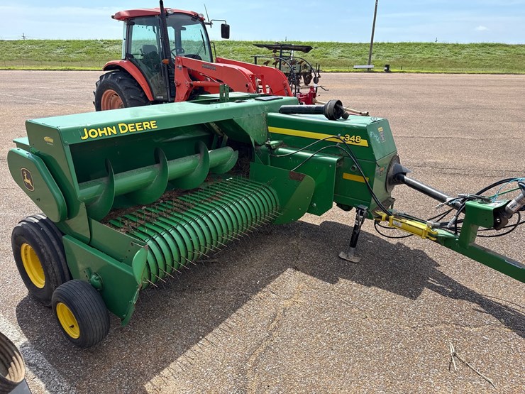 john-deere-348-image-4
