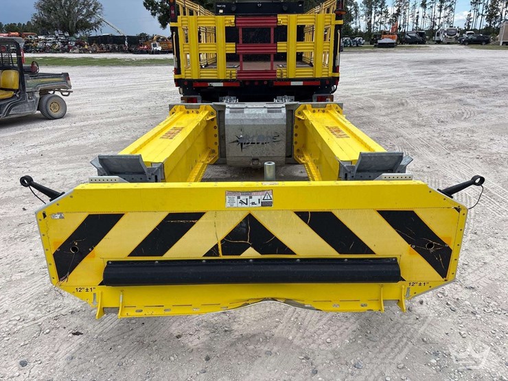 2019-isuzu-ftr-image-16