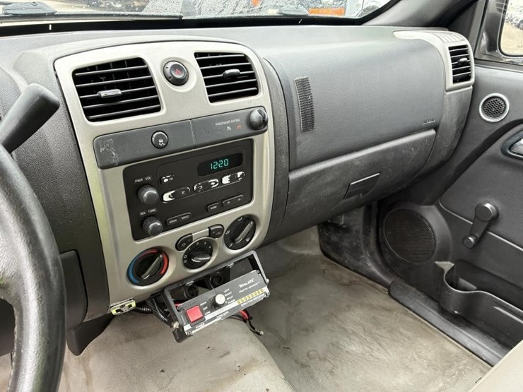 2011-chevrolet-colorado-image-15