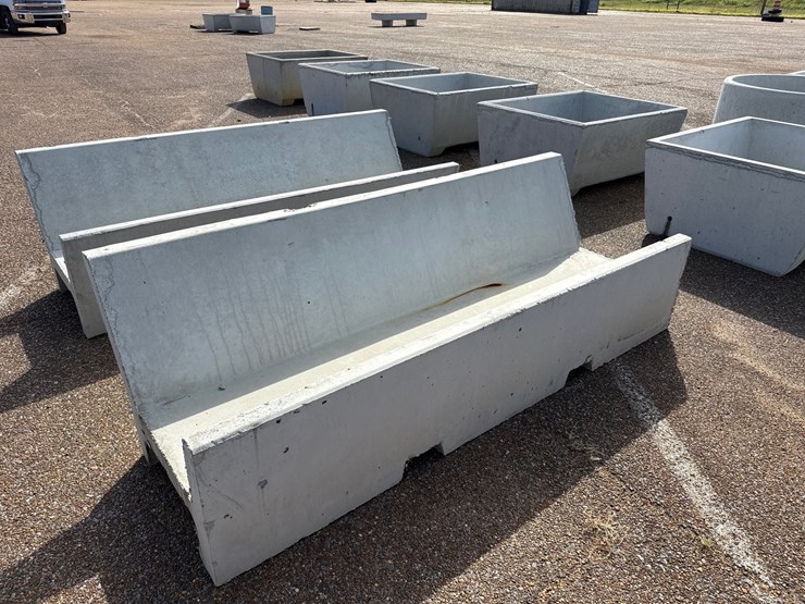 #9480-•-8ft-concrete-"j"-feed-trough-image-4