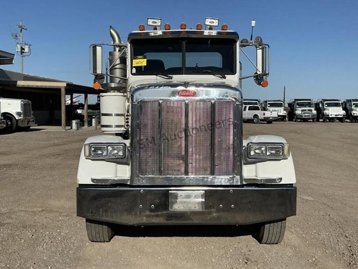 2004-peterbilt-378-image-2