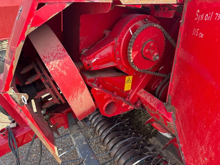 massey-ferguson-1840-image-13