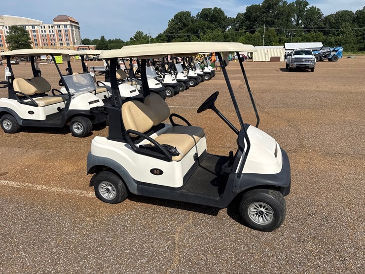 #9450-•-2021-club-car-precedent-w/charger-image-5