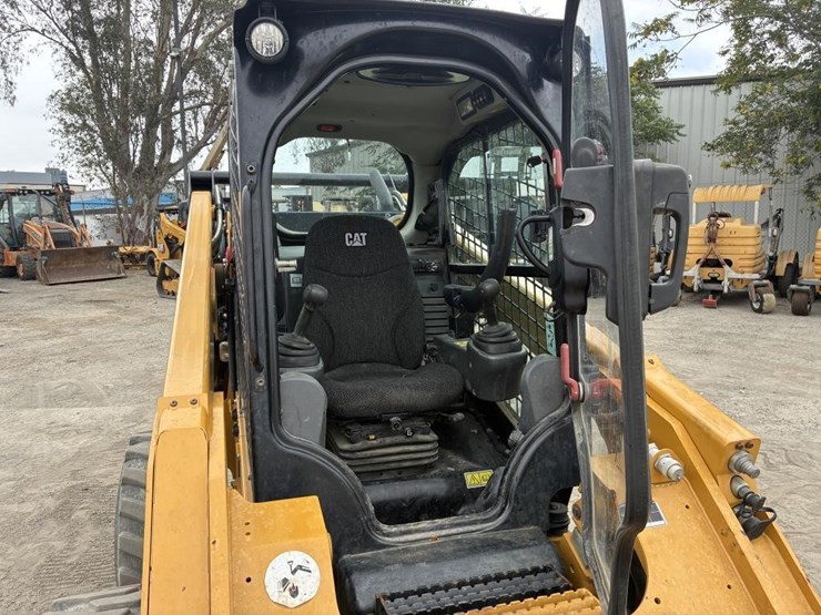 2016-caterpillar-272d2-image-16