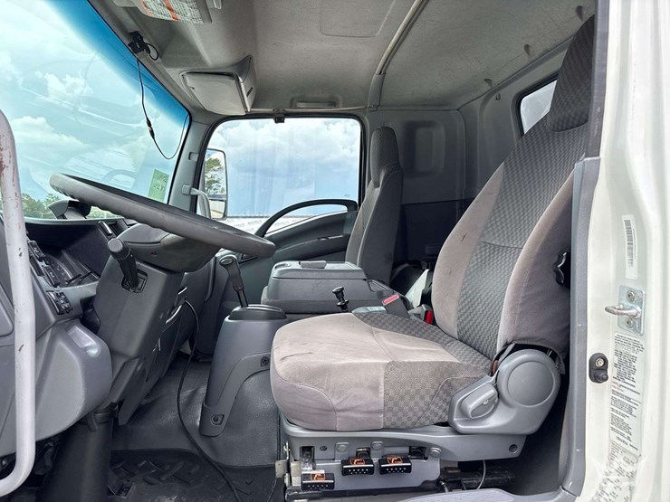 2019-isuzu-ftr-image-30