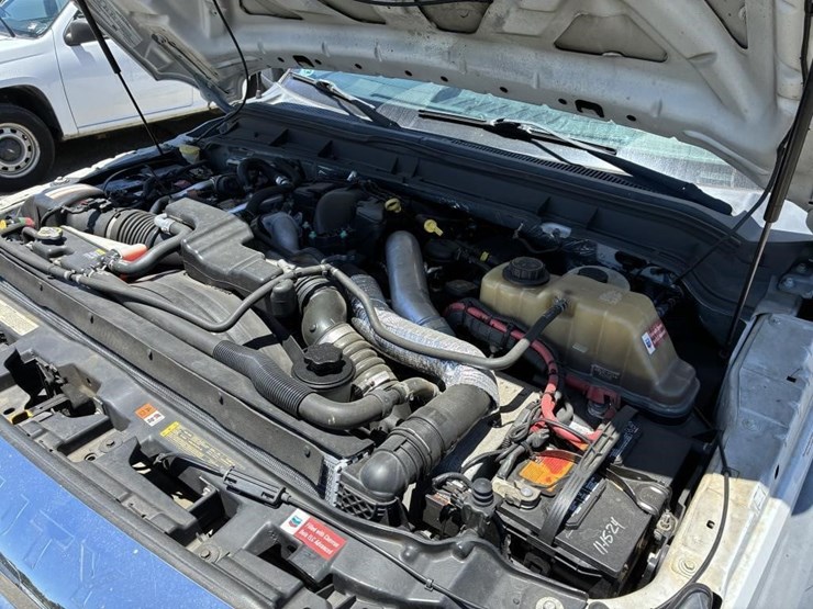 2011-ford-f550-image-8