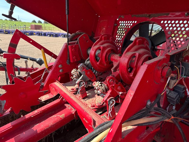 massey-ferguson-1840-image-17
