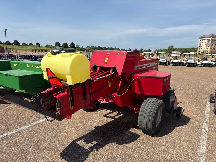 massey-ferguson-1840-image-7