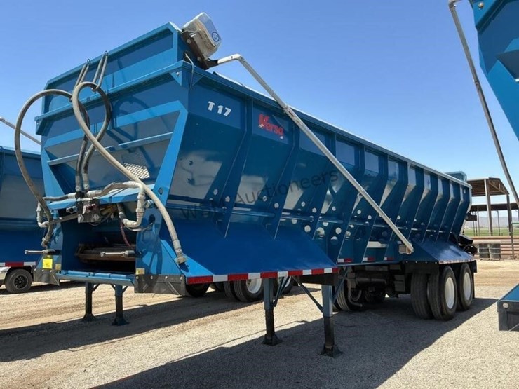 2020-versa-v-bottom-spreader-trailer-image-1