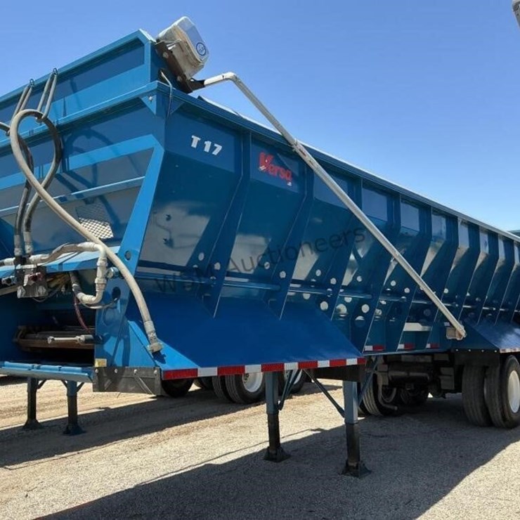 2020 Versa V-Bottom Spreader Trailer