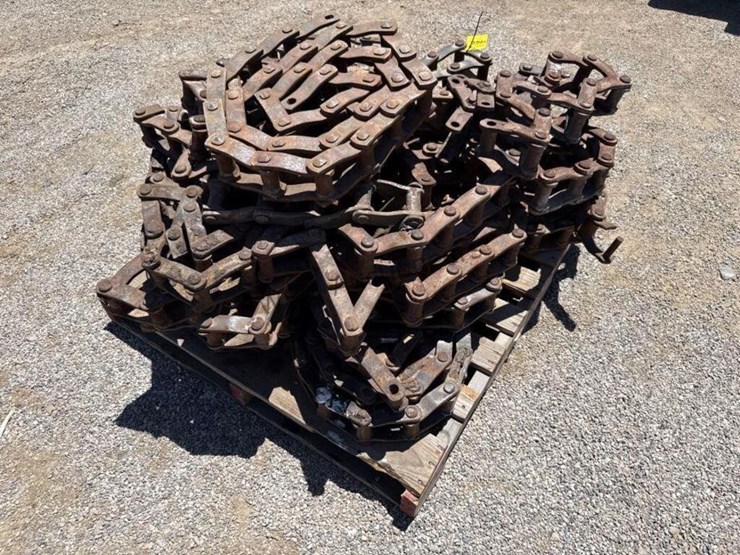pallet-of-drive-chains-for-v-bottom-spreader-image-2