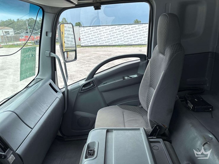 2019-isuzu-ftr-image-39
