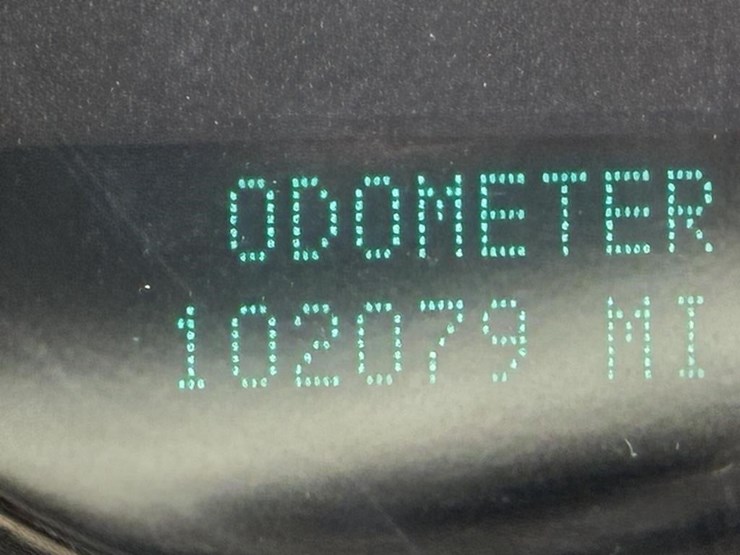 2011-chevrolet-silverado-2500-image-17