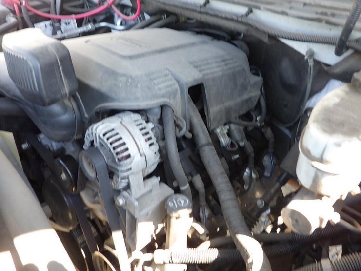 2013-chevrolet-3500hd-image-31