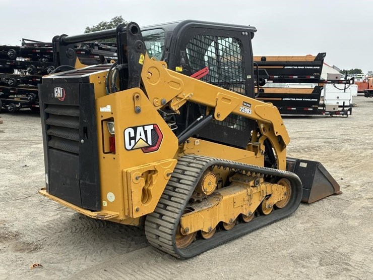2020-caterpillar-259d3-image-3