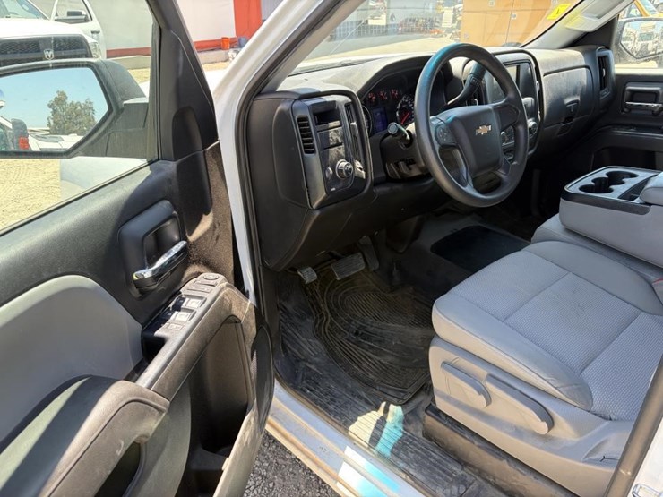 2018-chevrolet-silverado-1500-image-13
